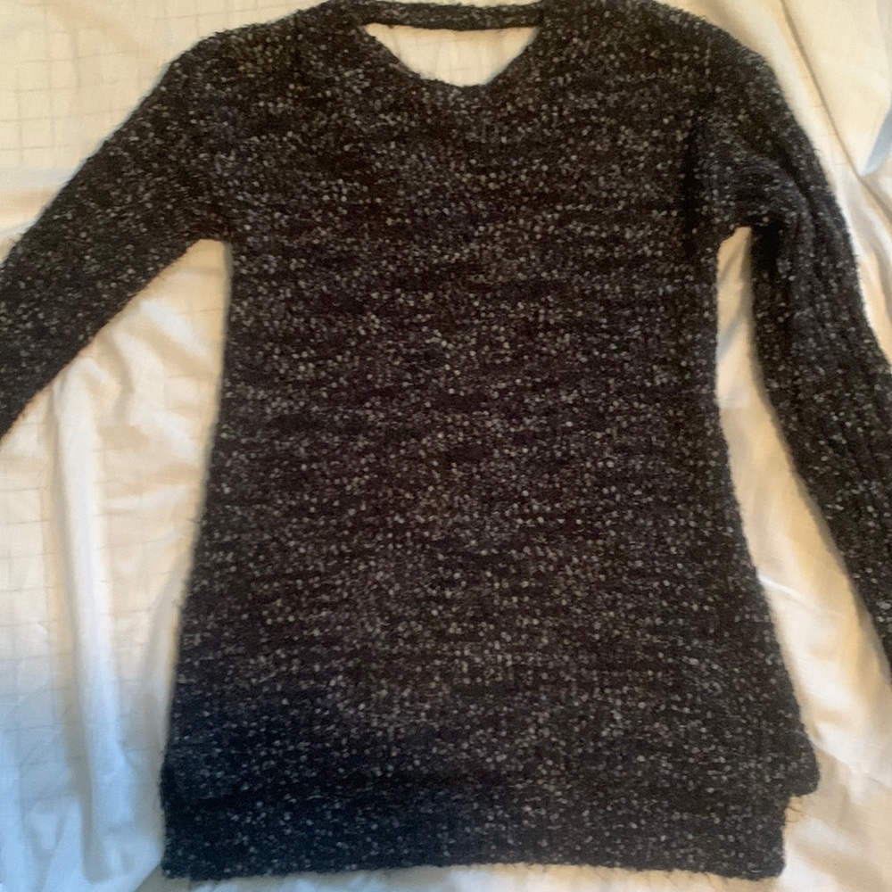 Love by Design sweater size S